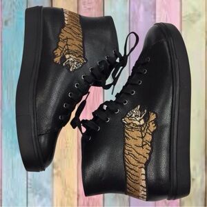 Cape Robbin Unisex Black Vegan Leather Sporty Fabric Tiger Embroidered Sneakers